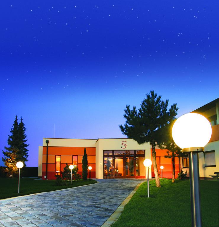 Hotel Garni Steinfeld Bécsújhely Kültér fotó