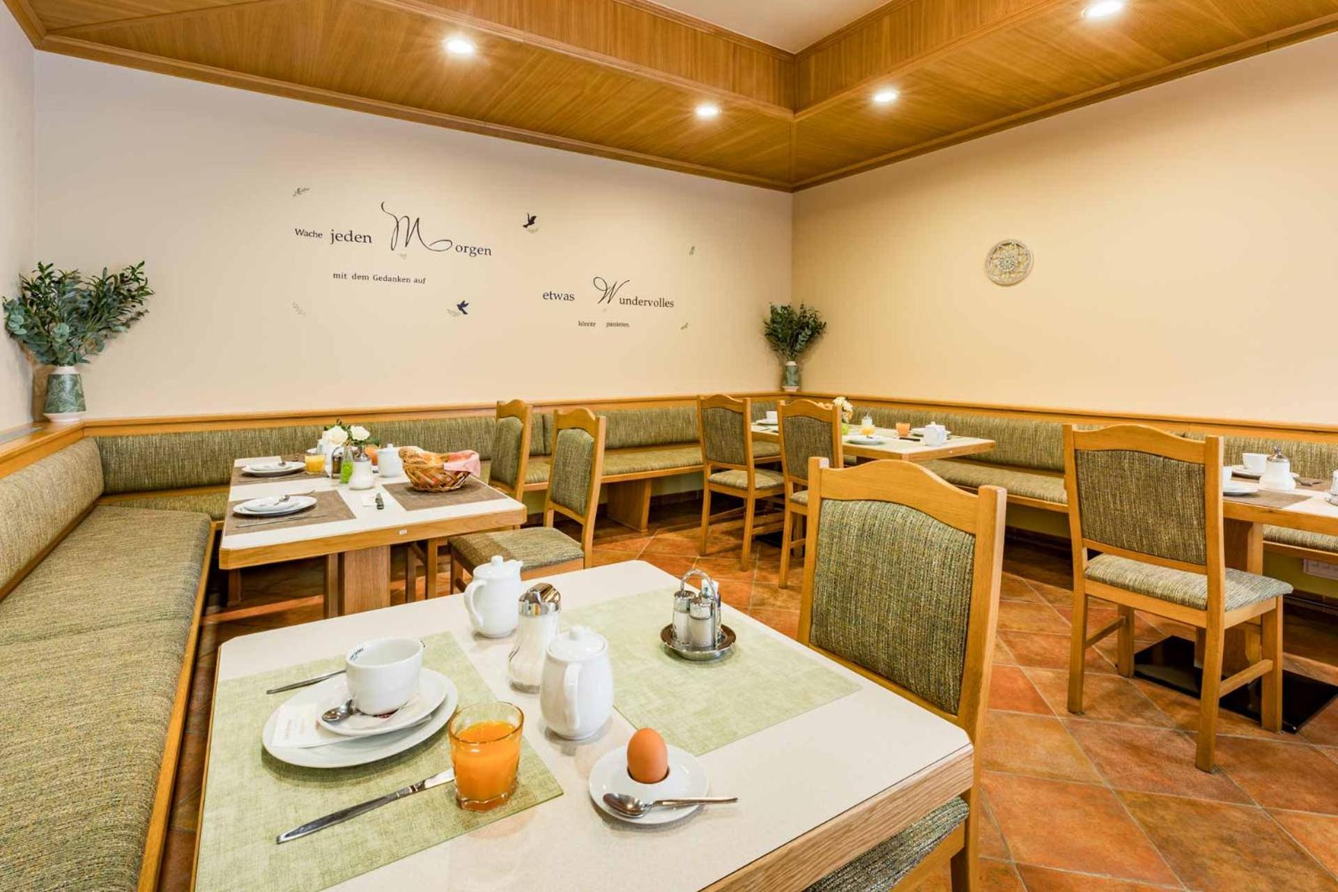 Hotel Garni Steinfeld Bécsújhely Kültér fotó