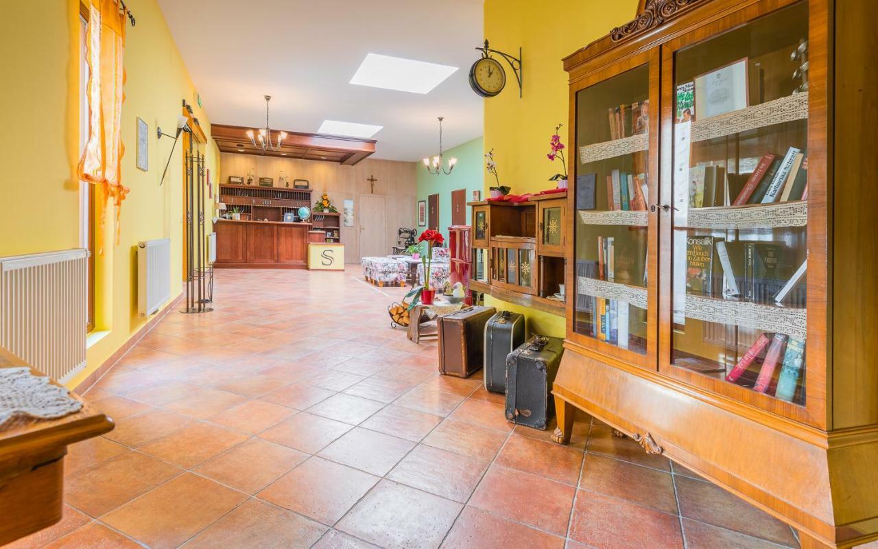 Hotel Garni Steinfeld Bécsújhely Kültér fotó