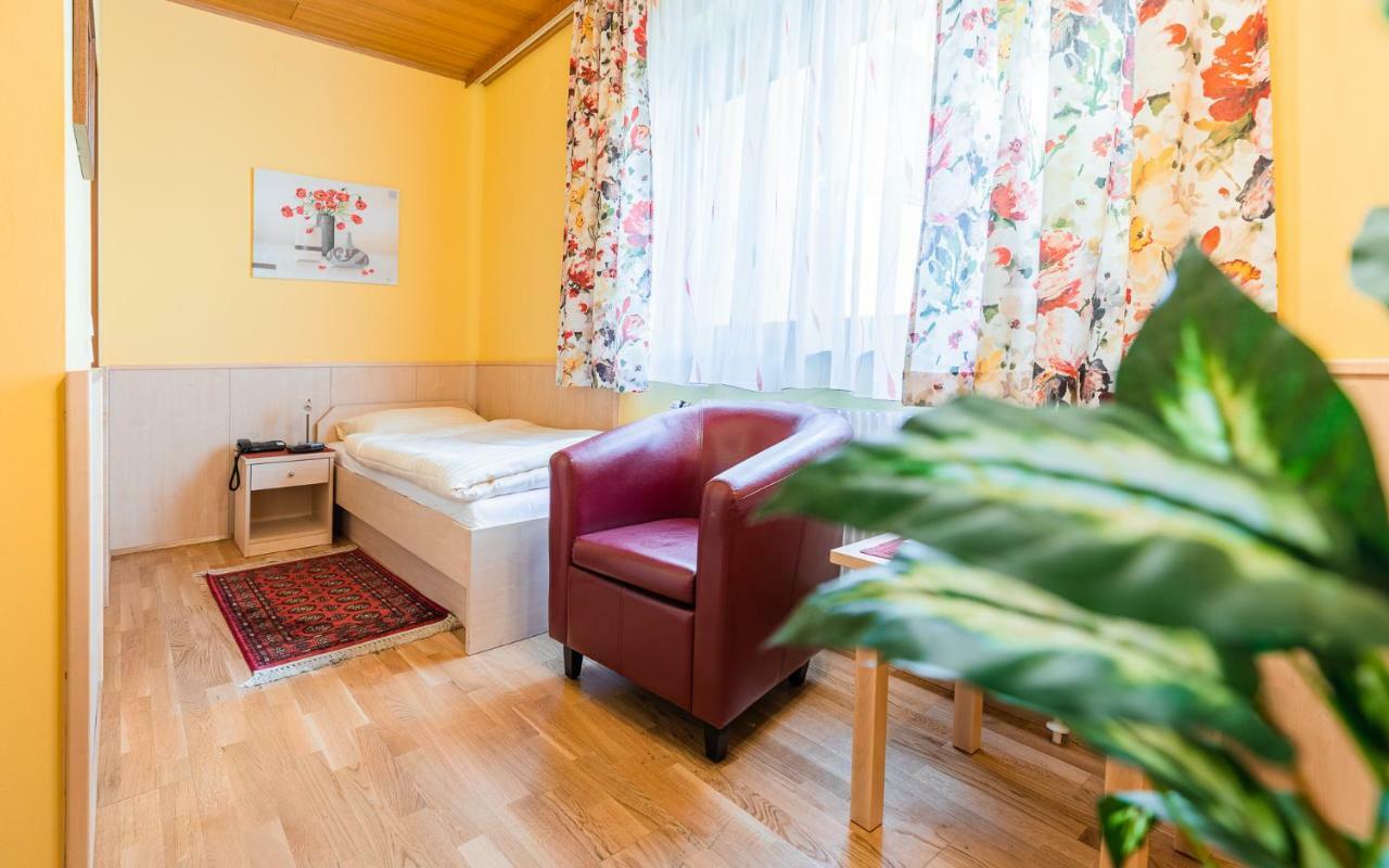 Hotel Garni Steinfeld Bécsújhely Kültér fotó