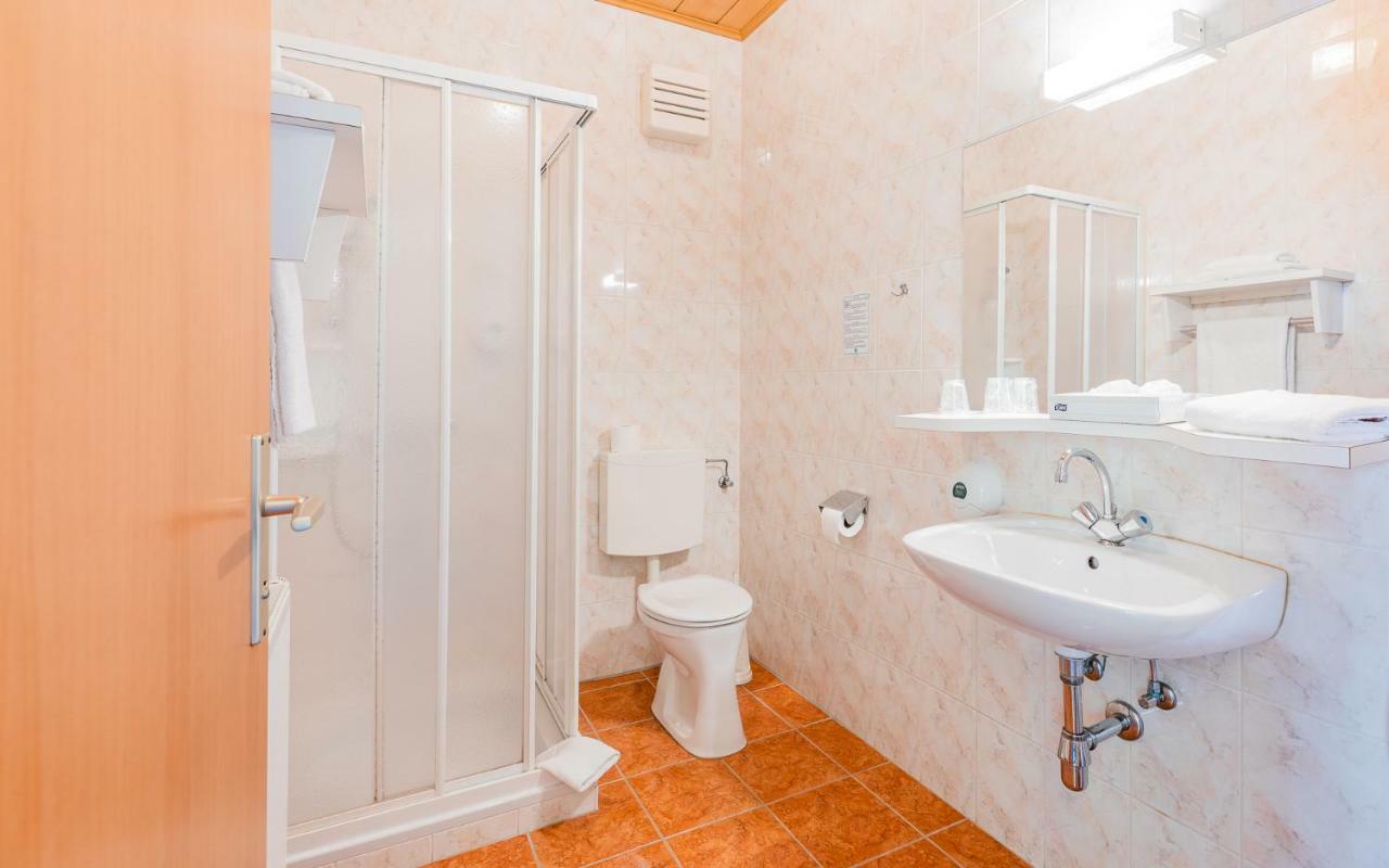 Hotel Garni Steinfeld Bécsújhely Kültér fotó