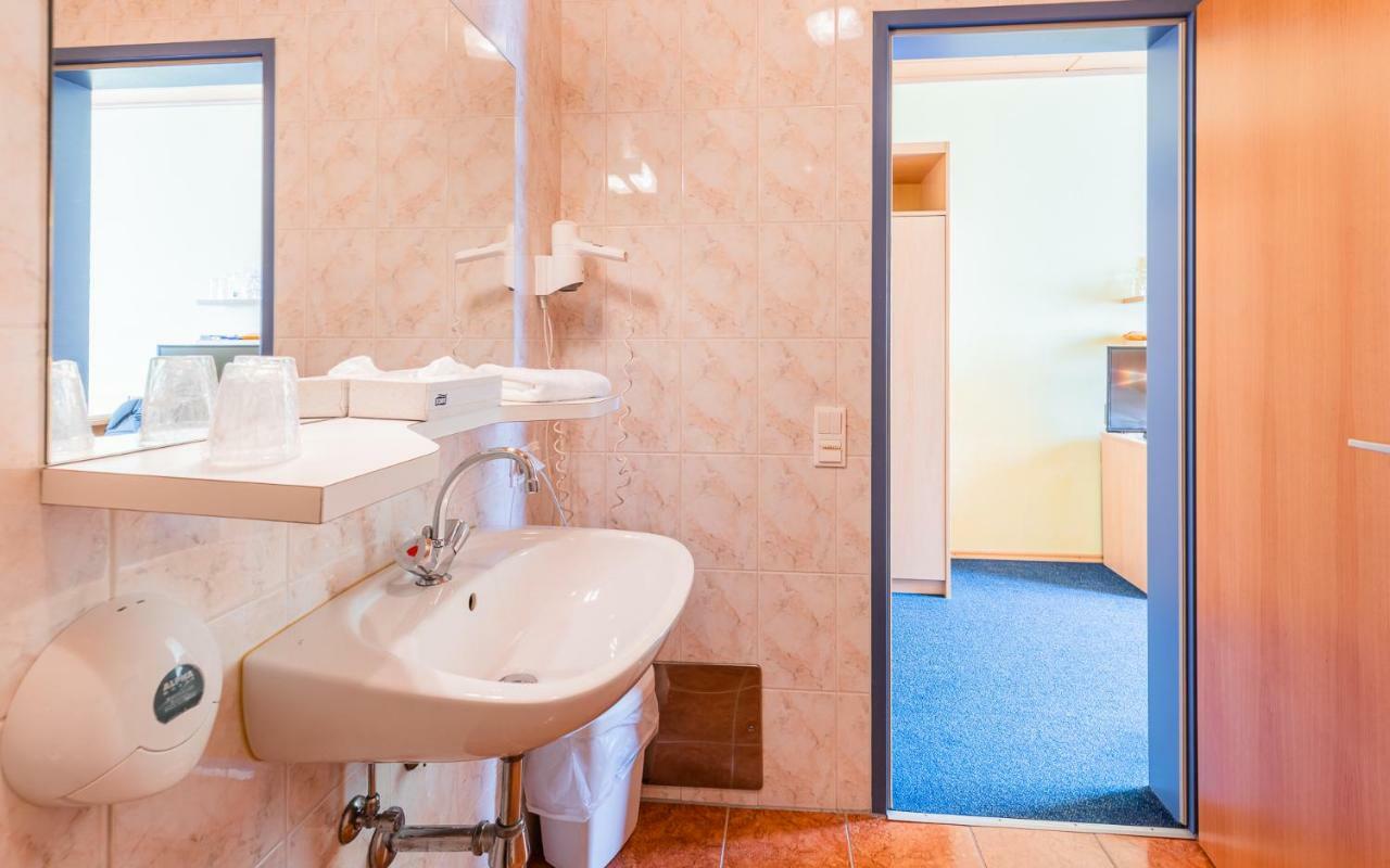 Hotel Garni Steinfeld Bécsújhely Kültér fotó