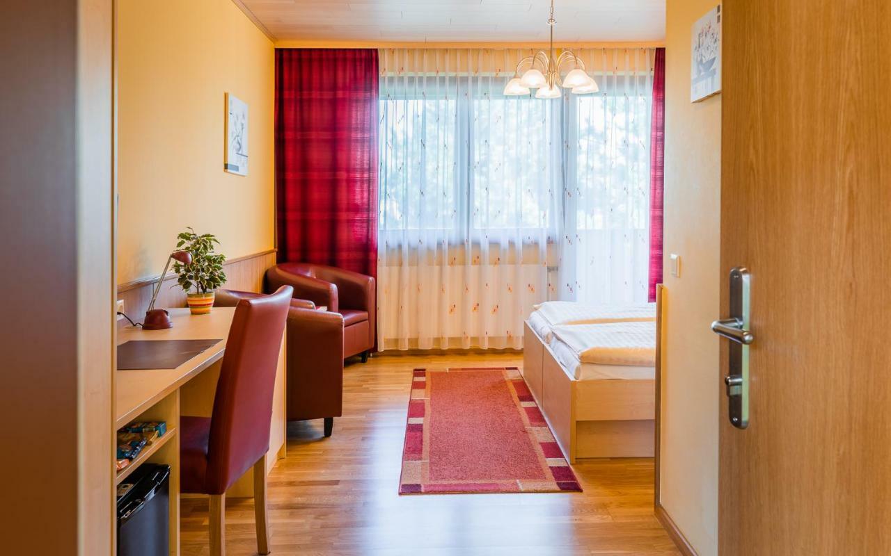 Hotel Garni Steinfeld Bécsújhely Kültér fotó